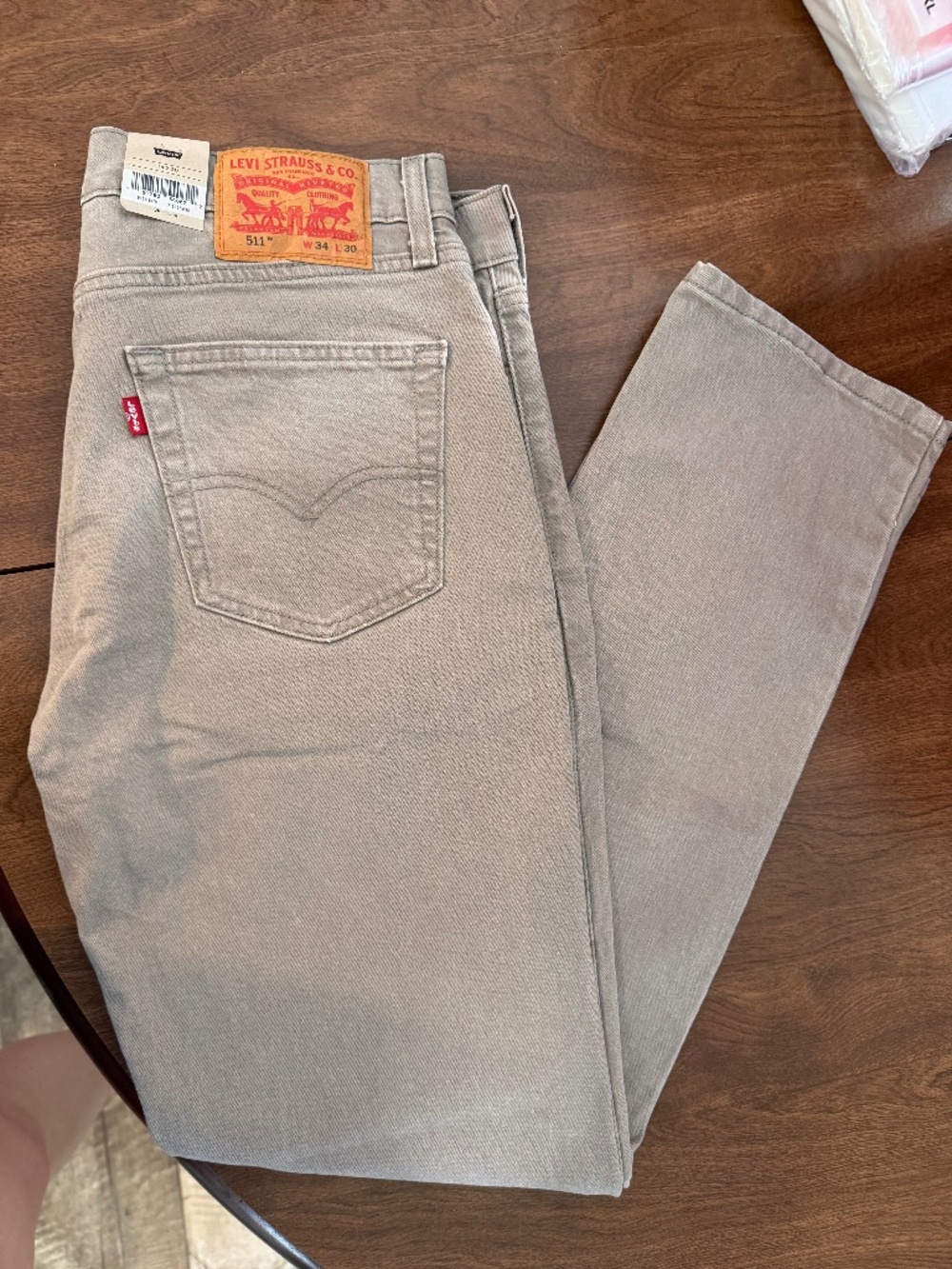34/30 men Levi’s